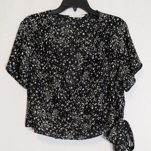 LUSH Black/White Floral Short Sleeve Crop Wrap Chiffon Top; Size L